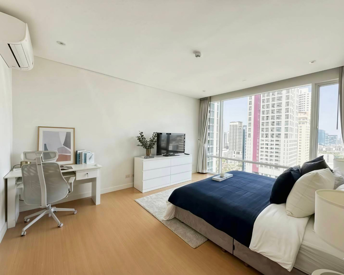 For RentCondoSukhumvit, Asoke, Thonglor : Luxury 2BR Condo Near BTS Ekkamai | Fullerton Sukhumvit | Pet Friendly