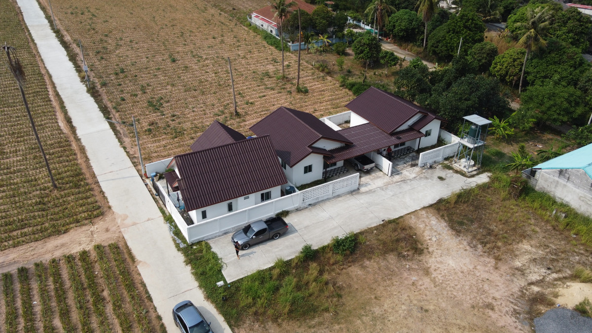 HouseRayong : 🏡 One-story detached house next to a canal, friendly price, close to nature. Line @bzprOperty