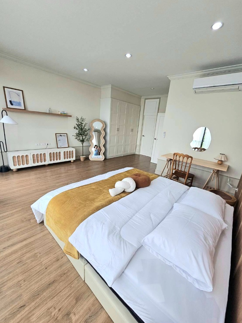 For RentHousePattanakan, Srinakarin : 🔥Urgent for rent🔥Baan Klang Muang Rama 9 - Krungthep Kreetha, beautifully decorated, fully furnished, ready to move in, near the main road, convenient travel.