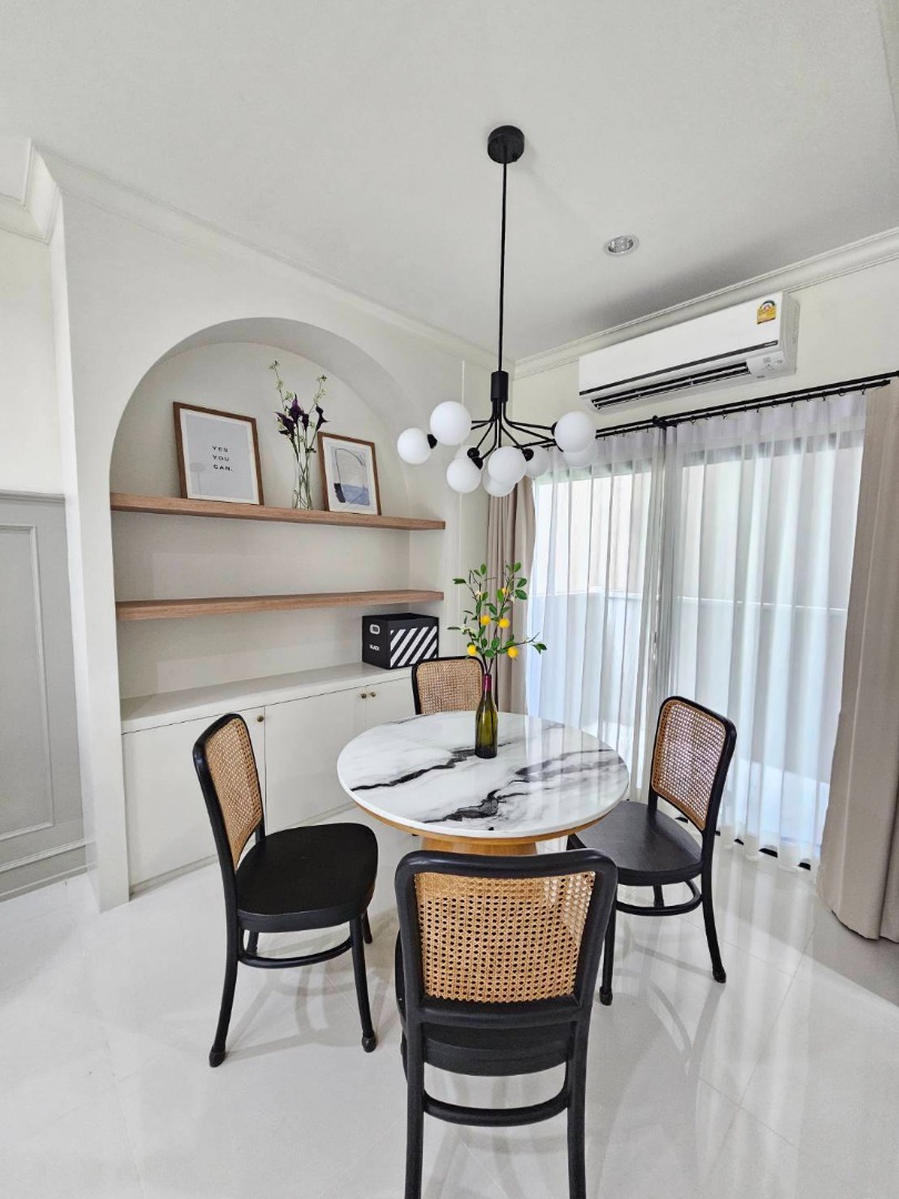 For RentHousePattanakan, Srinakarin : 🔥Urgent for rent🔥Baan Klang Muang Rama 9 - Krungthep Kreetha, beautifully decorated, fully furnished, ready to move in, near the main road, convenient travel.