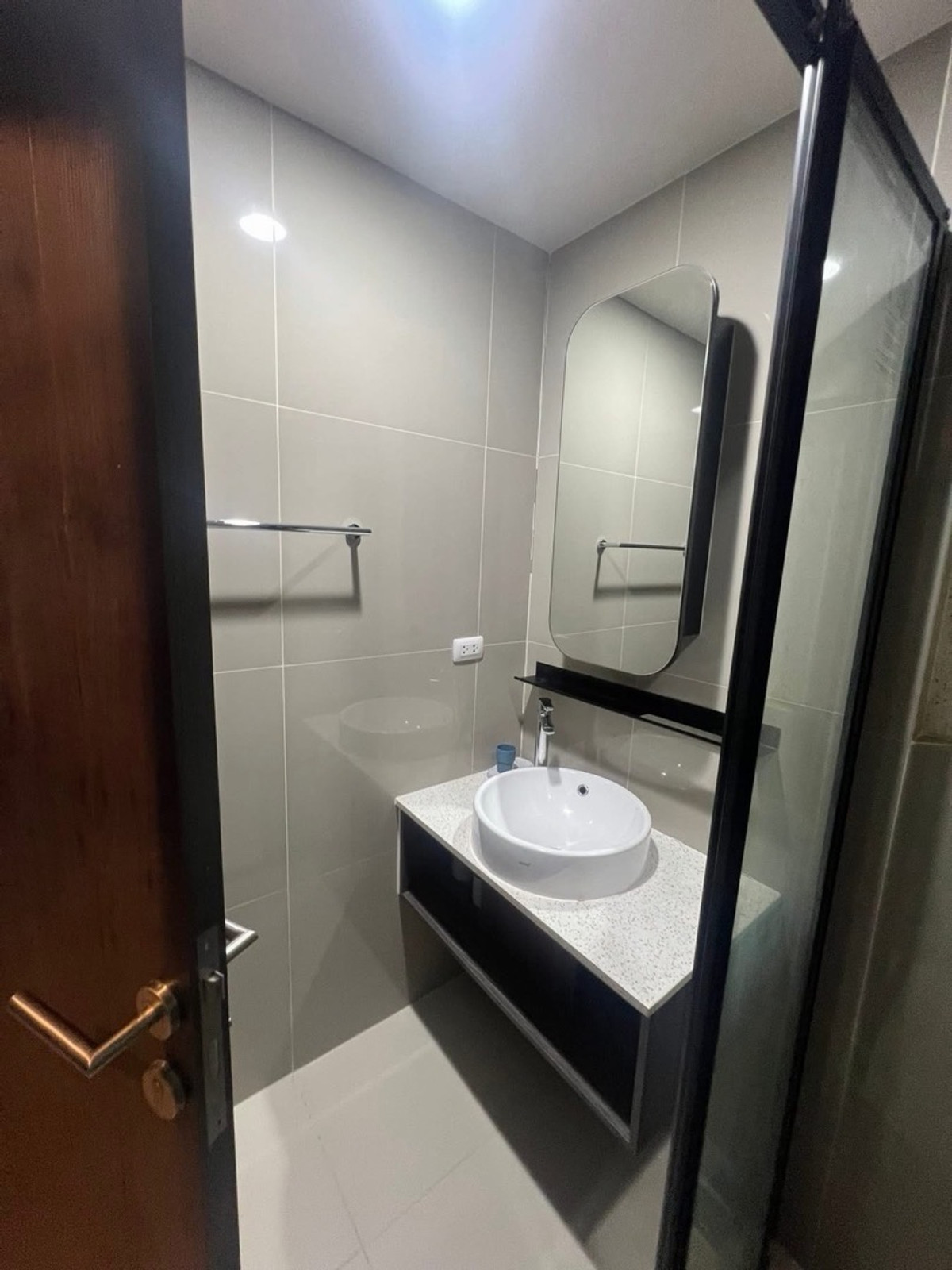 For RentCondoRatchadapisek, Huaikwang, Suttisan : 🌟Condo for rent XT Huai Khwang 
🛌1 Bed 2 Bath🚽
