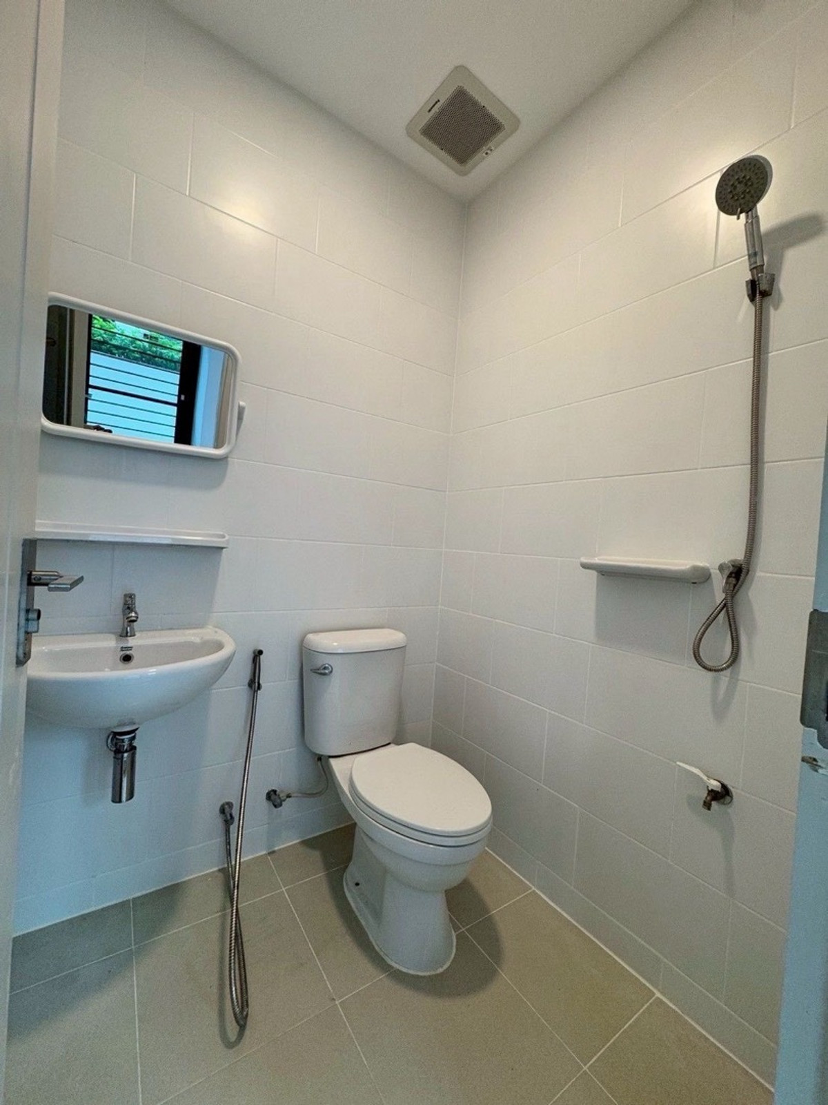 For RentHousePattanakan, Srinakarin : Luxury house for rent, Nantawan Rama 9 - Krungthep Kreetha New Road, 5 bedrooms, 6 bathrooms, near the expressway (Luxury House for Rent – ​​Nantawan Rama 9 (Krungthep Kreetha New Road)