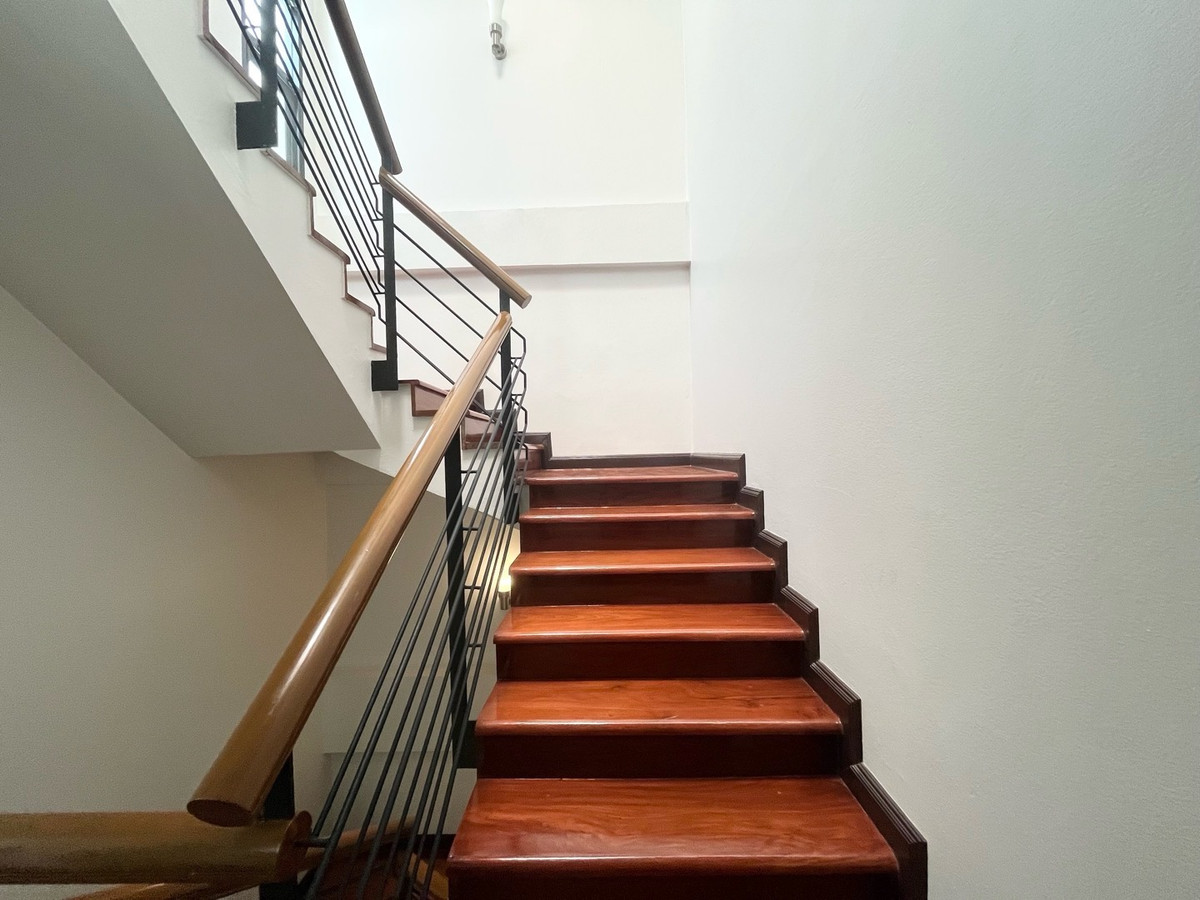 For RentHouseSukhumvit, Asoke, Thonglor : The Noble Ekkamai 22 (The Noble Ekkamai 22) for rent, 3-story detached house.