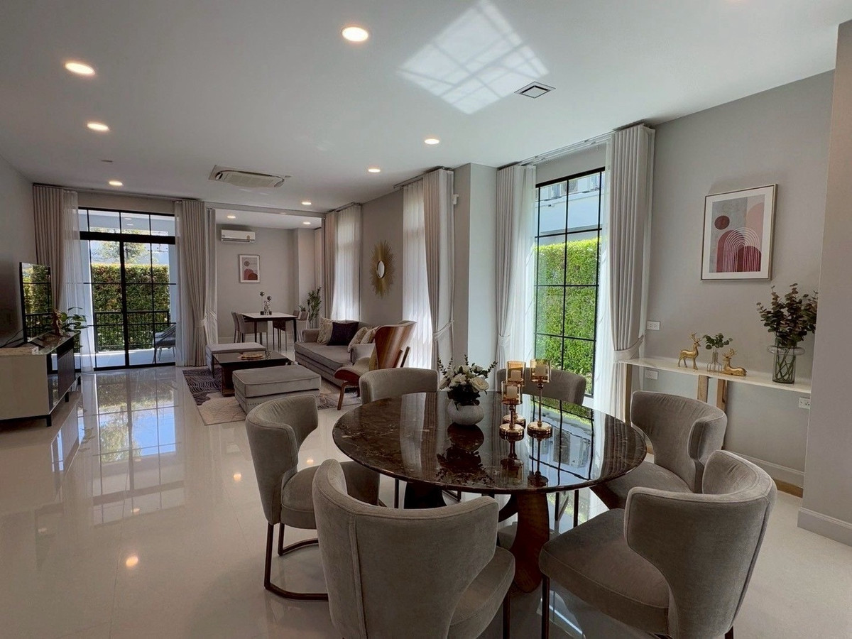 For RentHousePattanakan, Srinakarin : Luxury house for rent, Nantawan Rama 9 - Krungthep Kreetha New Road, 5 bedrooms, 6 bathrooms, near the expressway (Luxury House for Rent – ​​Nantawan Rama 9 (Krungthep Kreetha New Road)