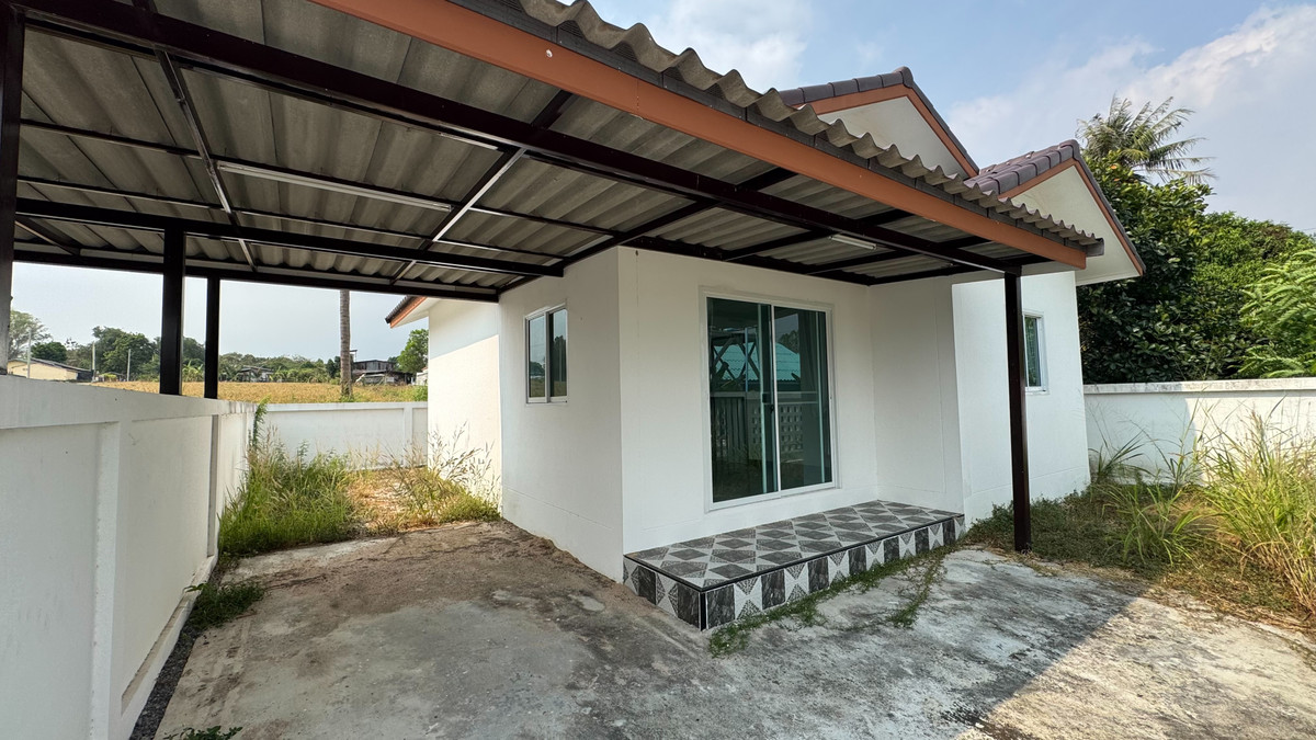 HouseRayong : 🏡 One-story detached house next to a canal, friendly price, close to nature. Line @bzprOperty