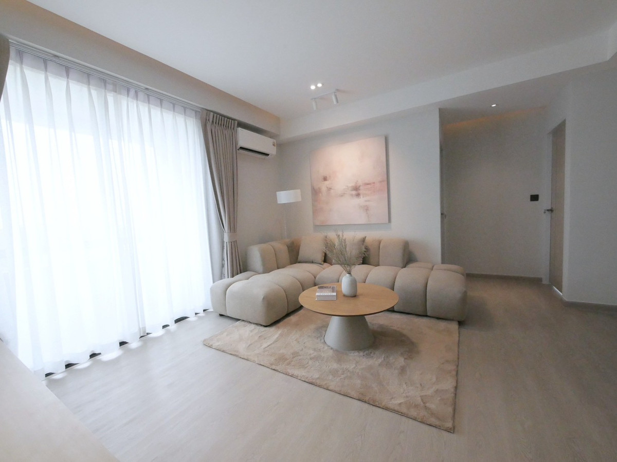 For SaleCondoPattanakan, Srinakarin : Condo St. Charm Srinakarin 45, size 87 sq m., near MRT Yellow Line.