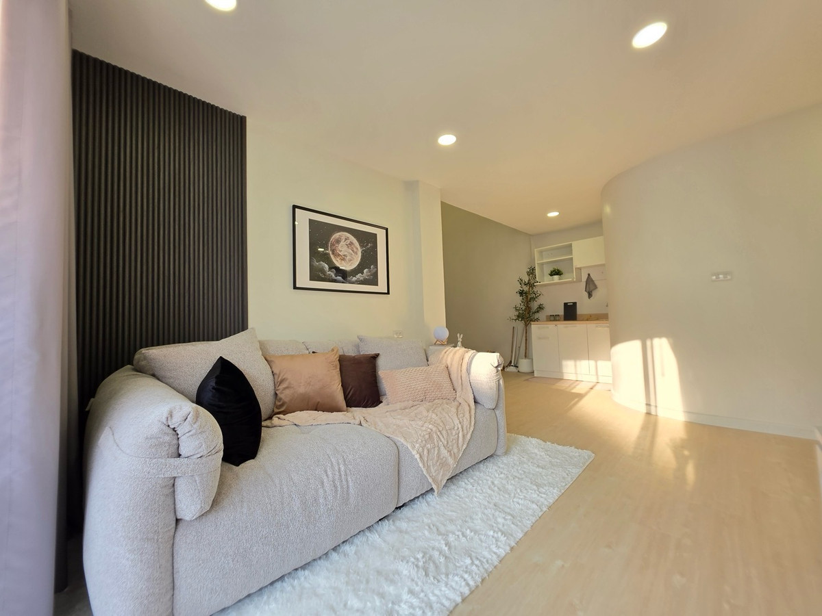 For SaleCondoOnnut, Udomsuk : K-6810 Beautiful room, high ceiling, duplex style, newly decorated, Eastwood On Nut, ready to move in.