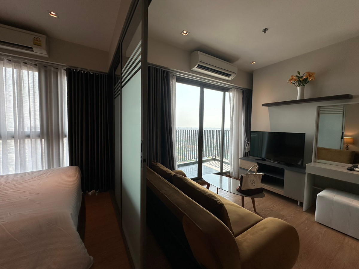 For RentCondoThaphra, Talat Phlu, Wutthakat : Whizdom Ratchada Tha Phra, next to BTS Talat Phlu, very beautiful room and view. Vacant and ready to rent.
