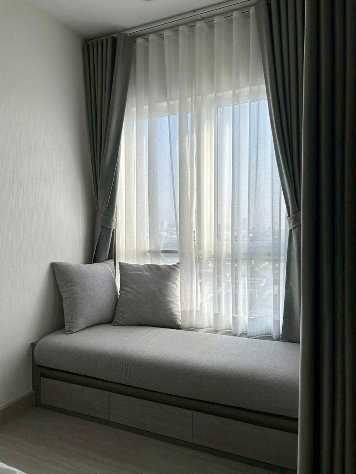 For RentCondoPinklao, Charansanitwong : 💙@condocurator 💙 For rent Supalai Park Yaek FaiChai, fully furnished. There is a washing machine [PM0673]