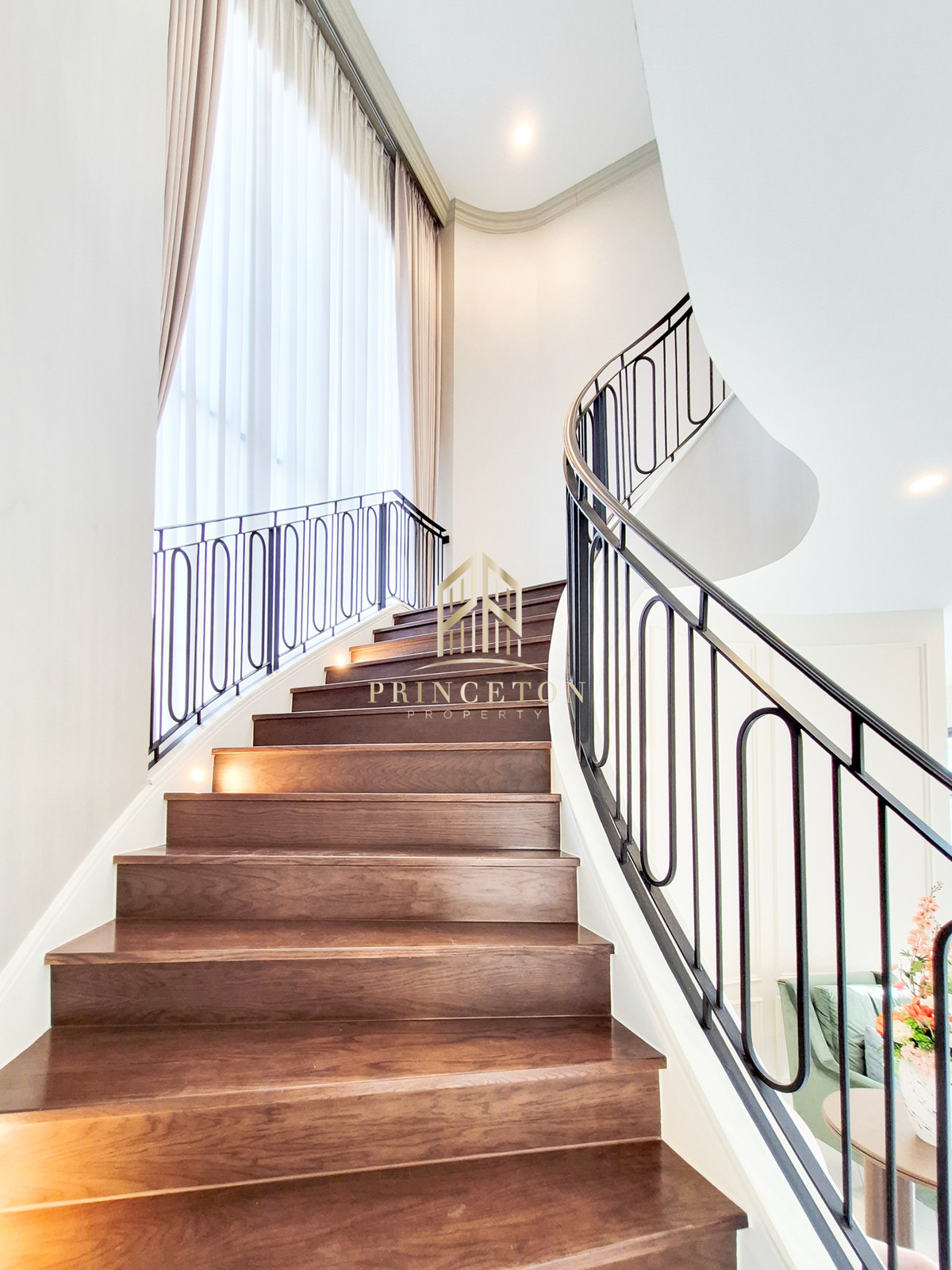 บ้านพัฒนาการ ศรีนครินทร์ : บ้านหรูสไตล์คฤหาสน์ นาราสิริ กรุงเทพกรีฑา 📞 092-4252445 Narasiri Krungthep Kreetha