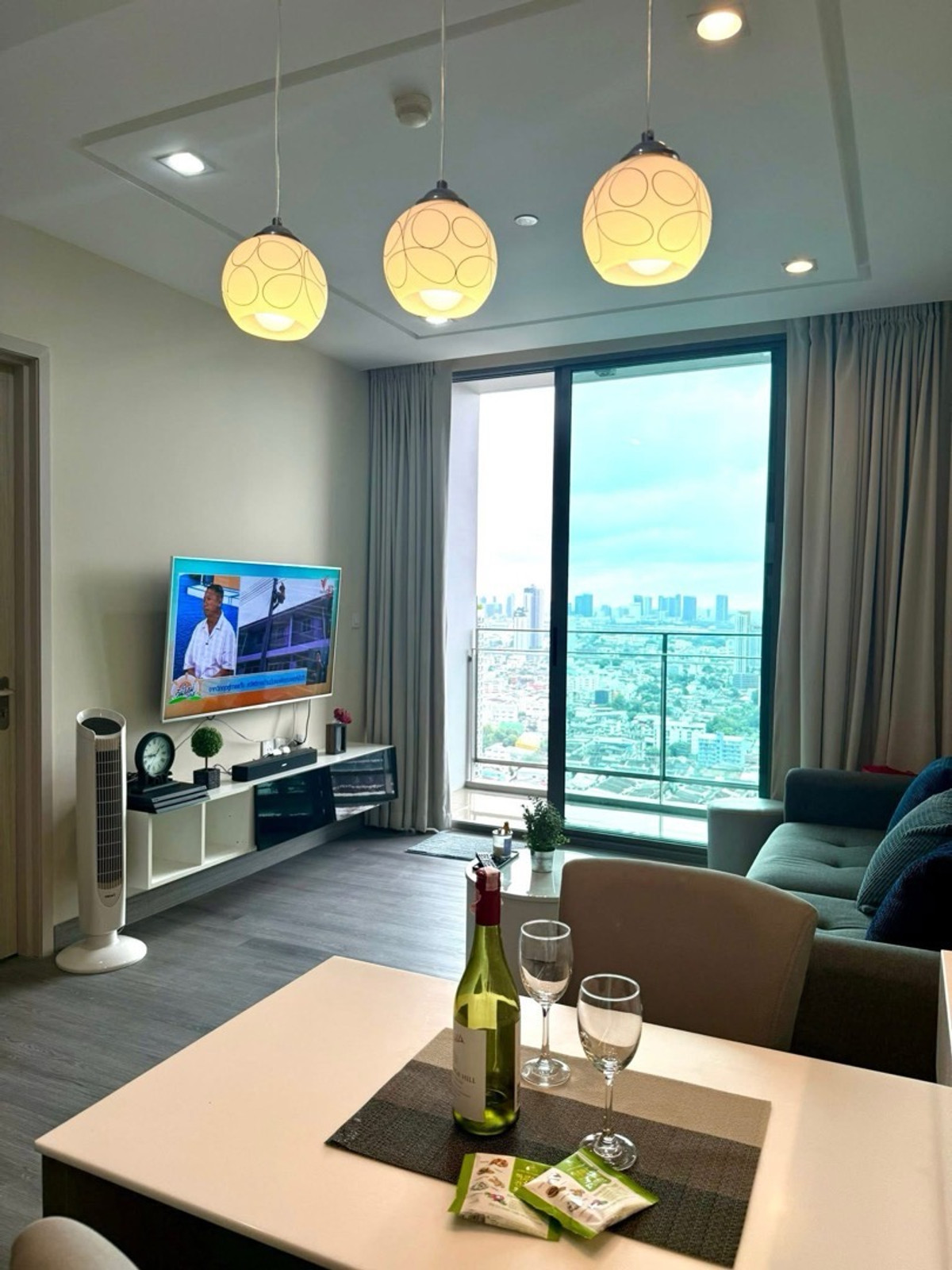 ให้เช่าคอนโดบางซื่อ วงศ์สว่าง เตาปูน : 📍โครงการ : 333 Riverside (333 ริเวอร์ไซด์)
🚝 ใกล้ : MRT สถานีบางโพ ประมาณ 400 เมตร
💵 ราคาเช่า : 25,000 บาท / เดือน