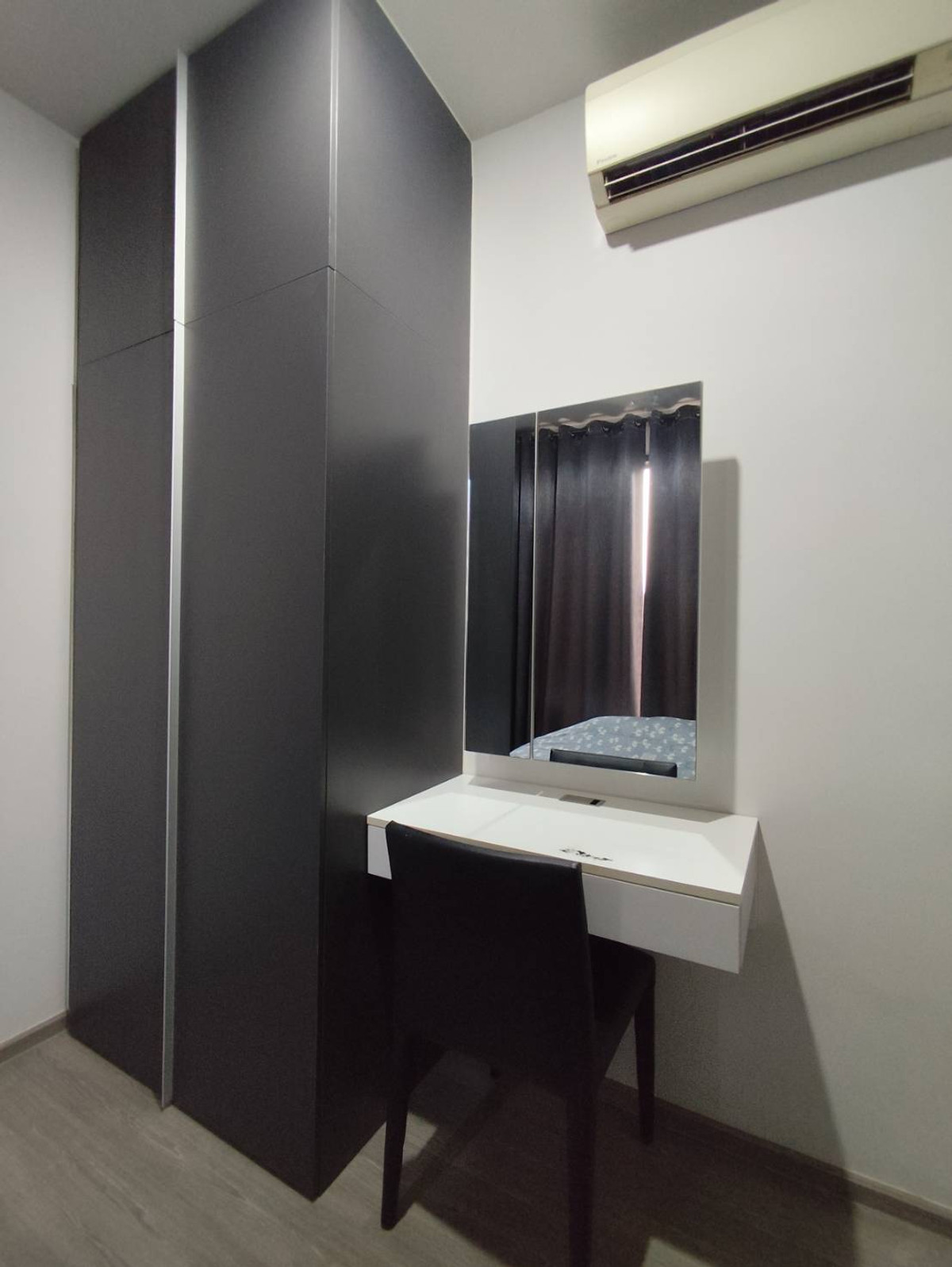 For RentCondoWongwianyai, Charoennakor : ✨ FOR RENT: Stunning Duplex at NYE by Sansiri ✨