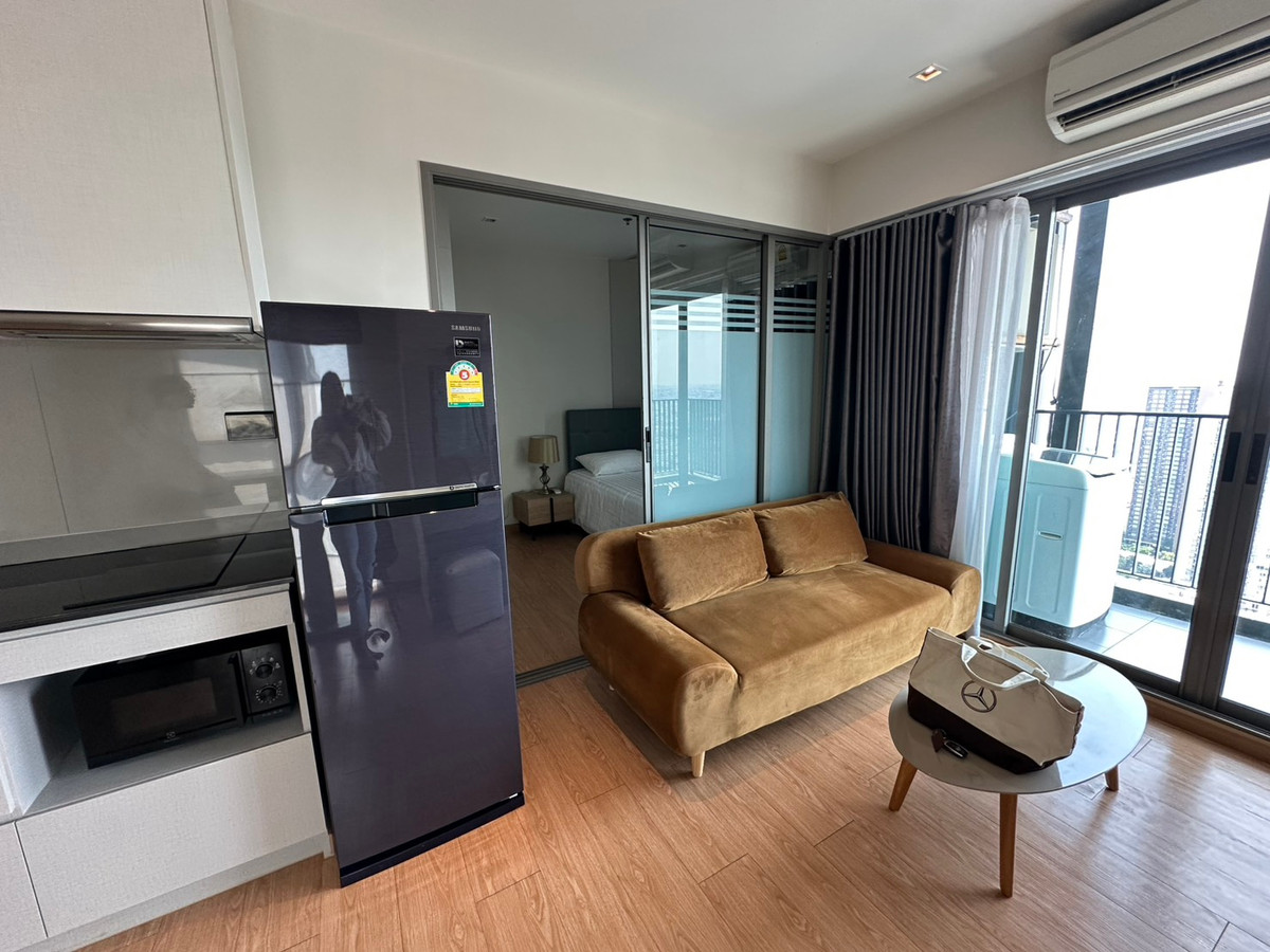 For RentCondoThaphra, Talat Phlu, Wutthakat : Whizdom Ratchada Tha Phra, next to BTS Talat Phlu, very beautiful room and view. Vacant and ready to rent.