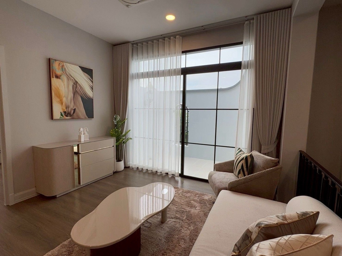 For RentHousePattanakan, Srinakarin : Luxury house for rent, Nantawan Rama 9 - Krungthep Kreetha New Road, 5 bedrooms, 6 bathrooms, near the expressway (Luxury House for Rent – ​​Nantawan Rama 9 (Krungthep Kreetha New Road)