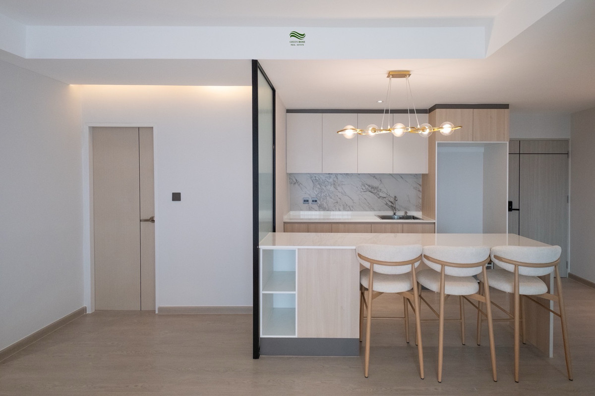 ขายคอนโดพัฒนาการ ศรีนครินทร์ : ห้องใหญ่ 87 ตรม วิวเมือง