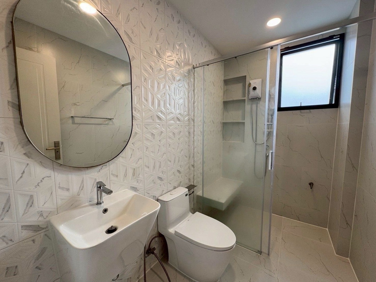 For RentHousePattanakan, Srinakarin : Luxury house for rent, Nantawan Rama 9 - Krungthep Kreetha New Road, 5 bedrooms, 6 bathrooms, near the expressway (Luxury House for Rent – ​​Nantawan Rama 9 (Krungthep Kreetha New Road)