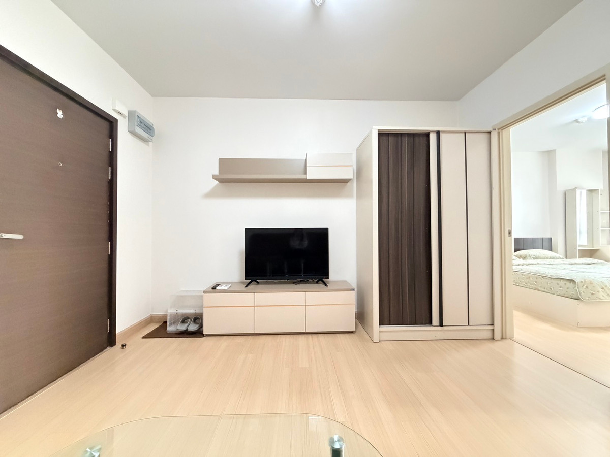 For RentCondoRama9, Petchburi, RCA : Condo for rent near MRT Rama 9 : Supalai Veranda Rama 9 : 1 bedroom | Size 41.5 sq m. | Near KPN Towe only 400 meters.