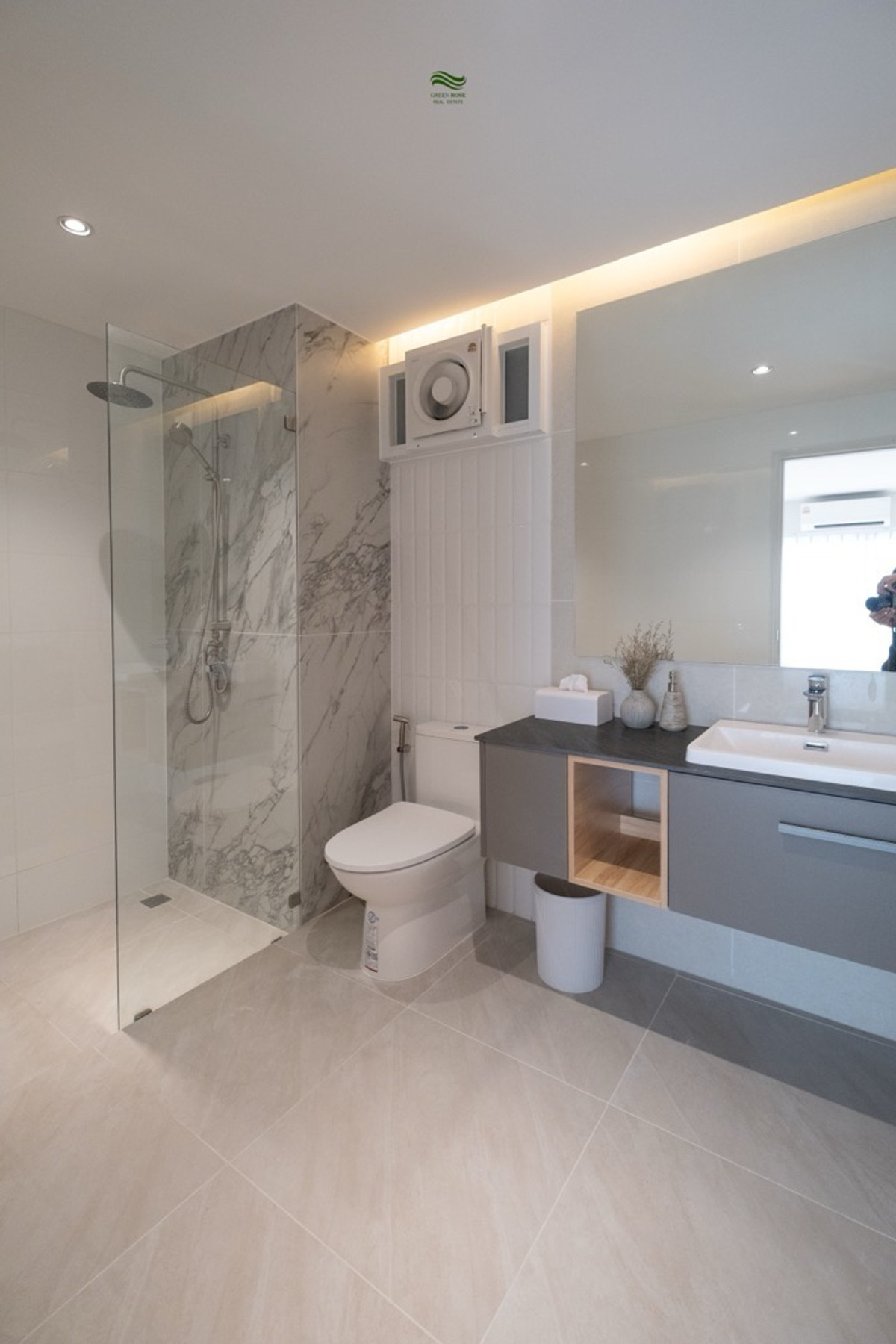 ขายคอนโดพัฒนาการ ศรีนครินทร์ : ห้องใหญ่ 87 ตรม วิวเมือง