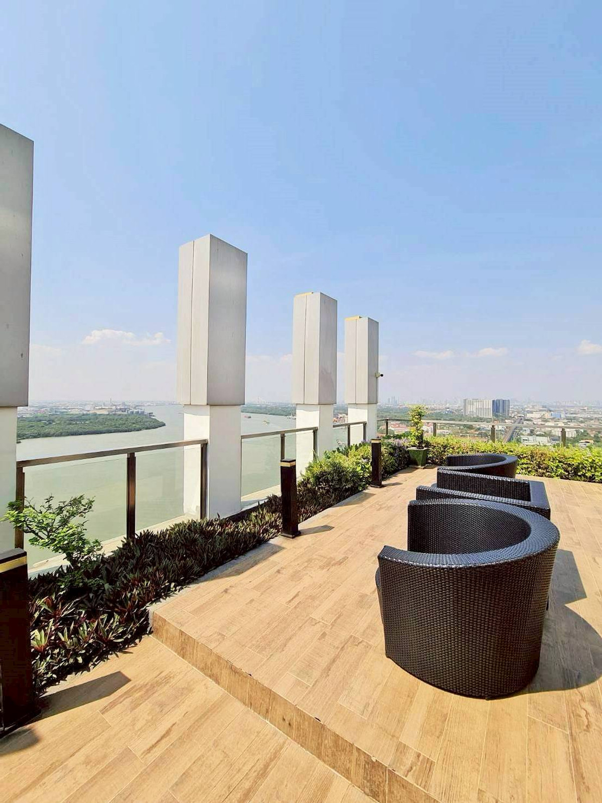 ขายคอนโดสมุทรปราการ สำโรง : ขายคอนโดวิวแม่น้ำเจ้าพระยา Knightsbridge Sky River Ocean ถนนสุขุมวิท ตำบลปากน้ำ อำเภอเมือง สมุทรปราการ ราคา 2,990,000 บาท