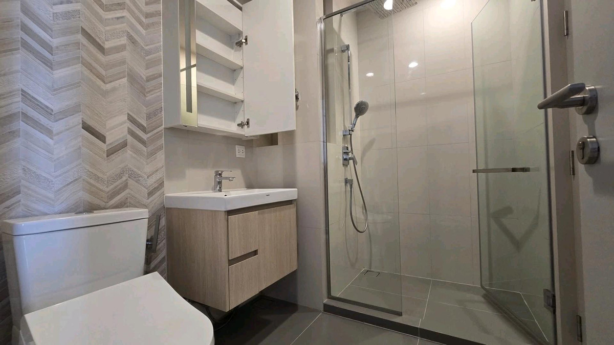 For RentCondoSukhumvit, Asoke, Thonglor : Condo for rent, OKA HAUS, 1 bedroom, Bang Krachao with river curve view, high floor.