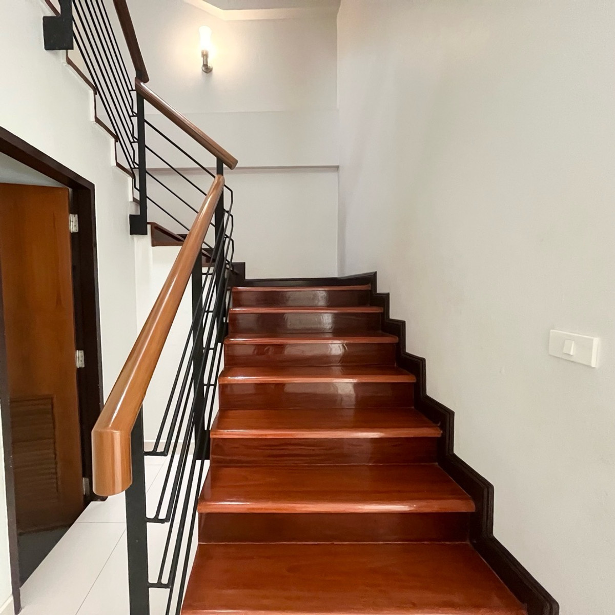 For RentHouseSukhumvit, Asoke, Thonglor : The Noble Ekkamai 22 (The Noble Ekkamai 22) for rent, 3-story detached house.