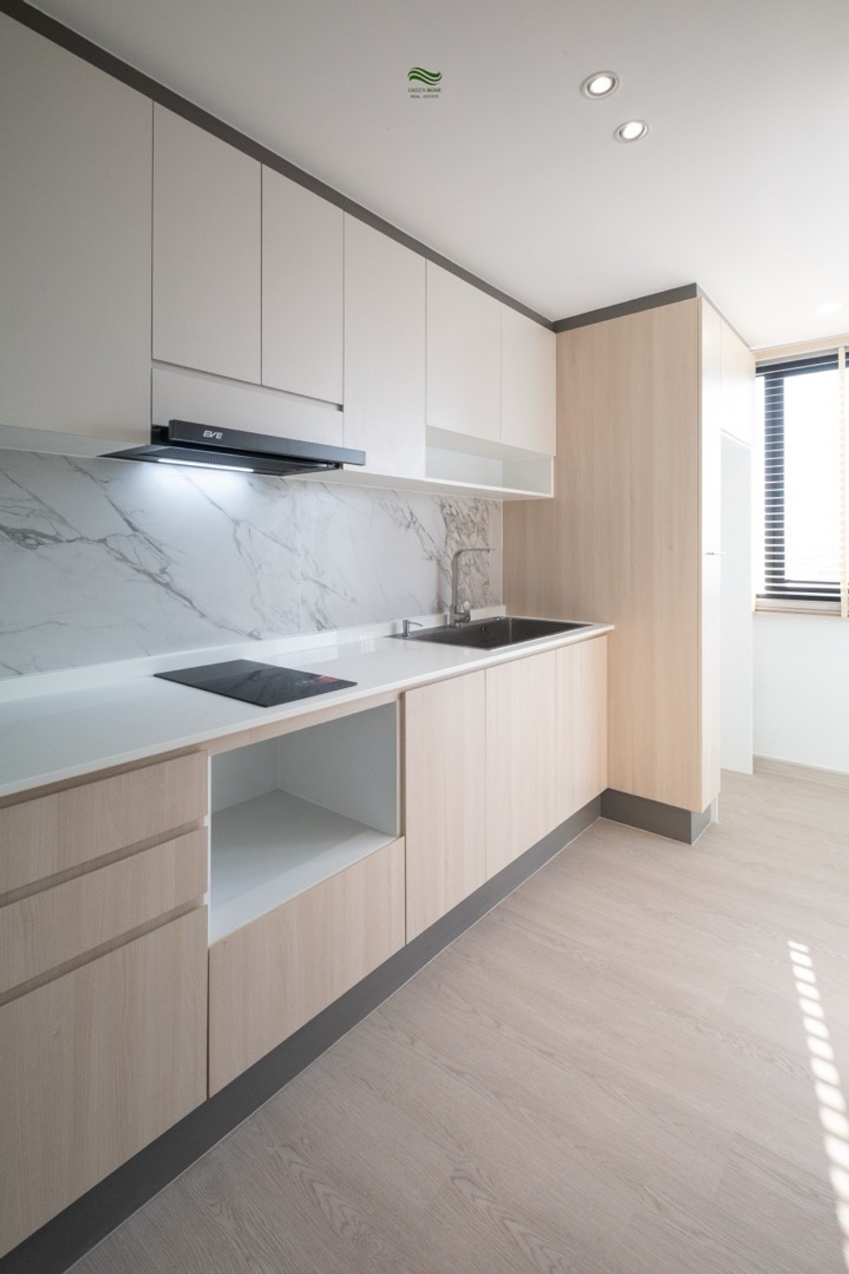 ขายคอนโดพัฒนาการ ศรีนครินทร์ : ห้องใหญ่ 87 ตรม วิวเมือง