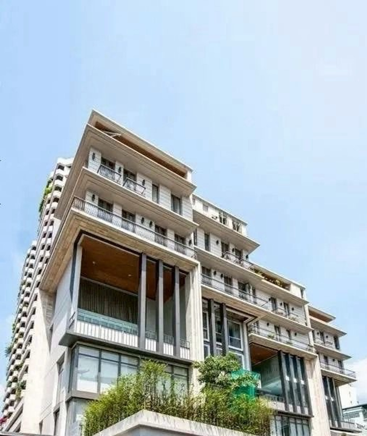 ขายบ้านสุขุมวิท อโศก ทองหล่อ : บ้านหรูให้เช่า / ขาย ใกล้ BTS พร้อมพงษ์ 4 ห้องนอน พร้อมสระว่ายน้ำและลิฟต์ส่วนตัว