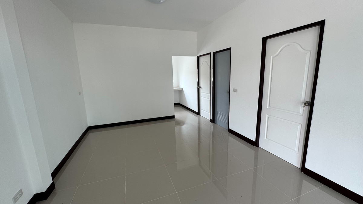 HouseRayong : 🏡 One-story detached house next to a canal, friendly price, close to nature. Line @bzprOperty