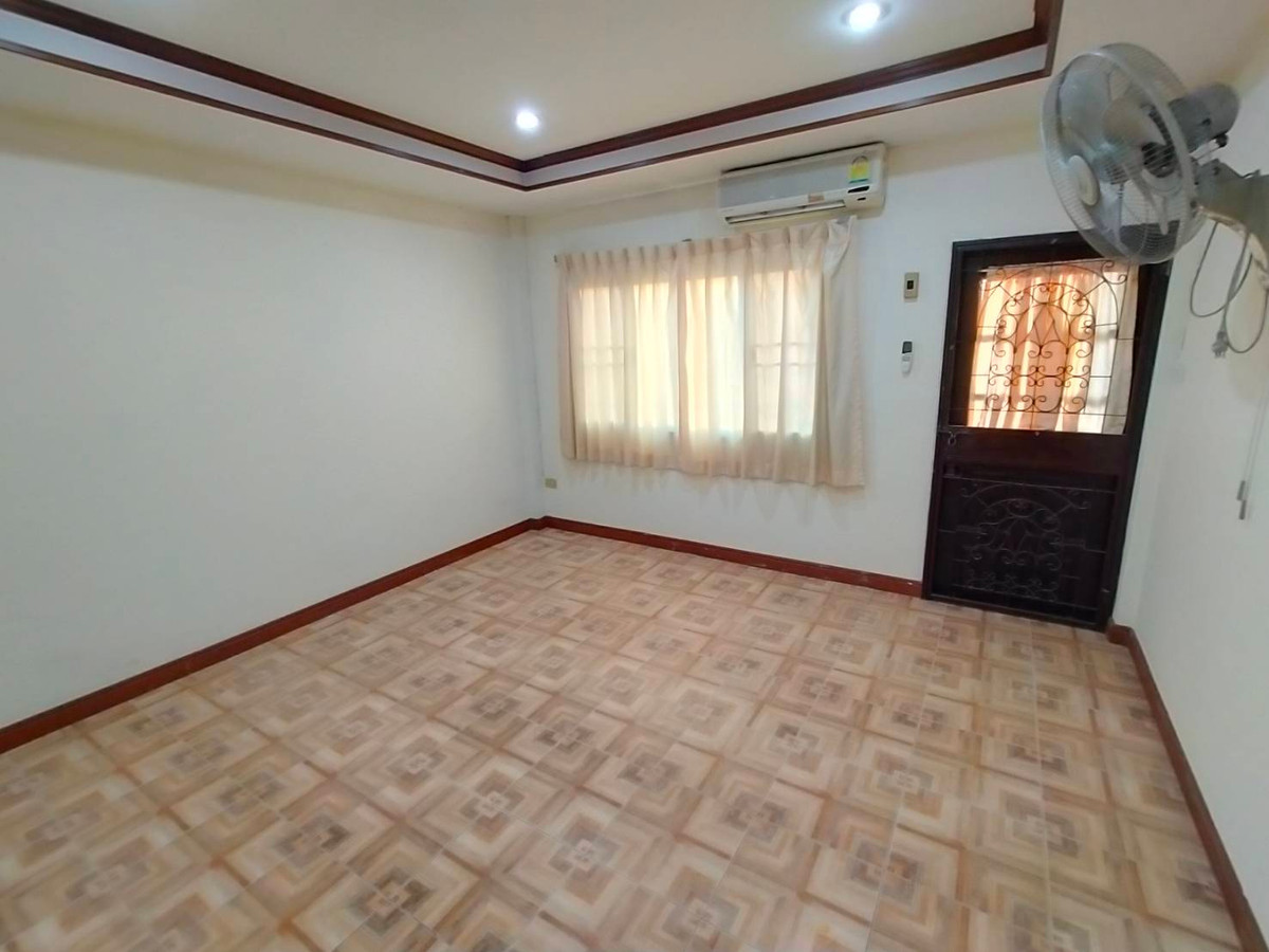 For RentTownhomeMin Buri, Romklao : ⚡ For rent, 3-story townhome, Soi Ramkhamhaeng 176, size 17 sq m. ⚡
