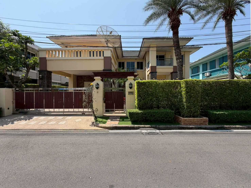 ขายบ้านปิ่นเกล้า จรัญสนิทวงศ์ : ขาย บ้านเดี่ยว บ้านโกลเด้นเฮอริเทจ 400 ตรม 1 งาน 26.50 ตรว ใกล้ เซ็นทรัล เวสต์วิลล์