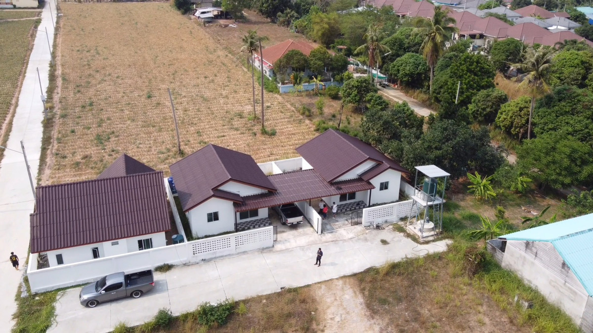 HouseRayong : 🏡 One-story detached house next to a canal, friendly price, close to nature. Line @bzprOperty