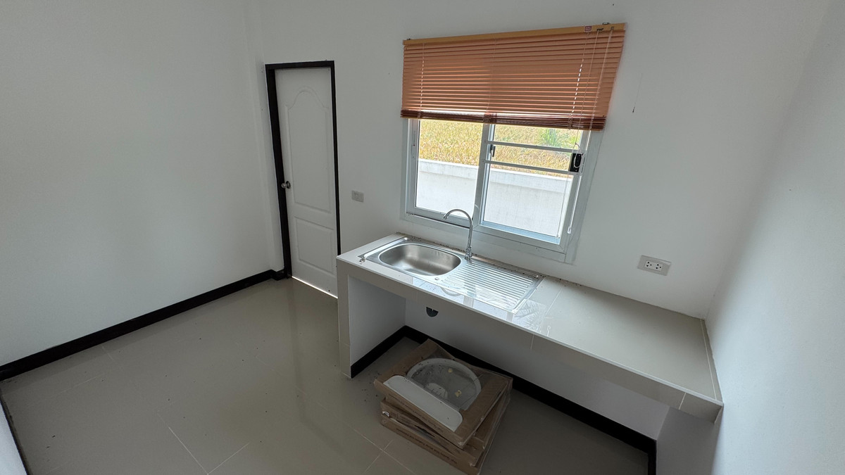 HouseRayong : 🏡 One-story detached house next to a canal, friendly price, close to nature. Line @bzprOperty