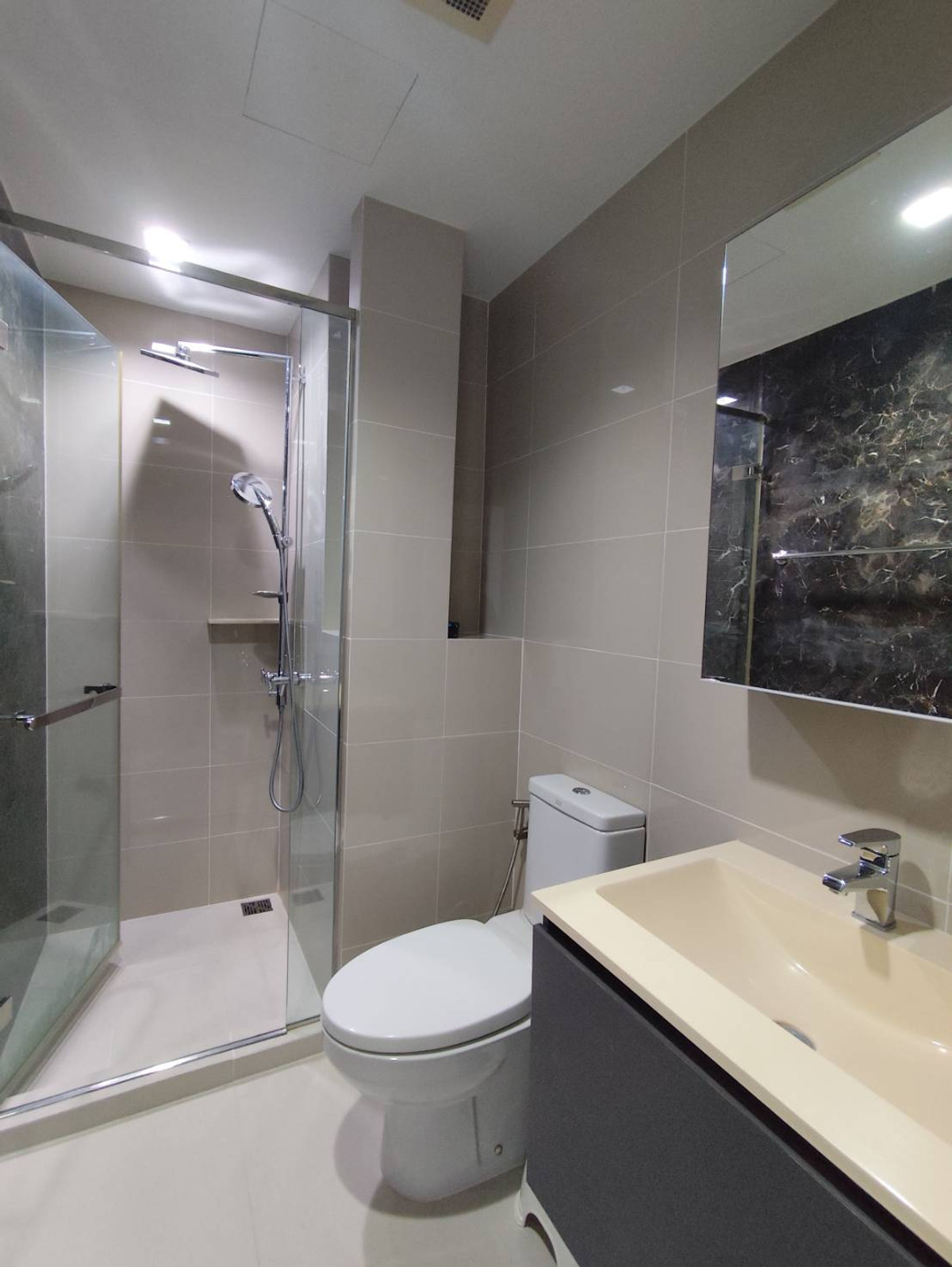 For RentCondoWongwianyai, Charoennakor : ✨ FOR RENT: Stunning Duplex at NYE by Sansiri ✨