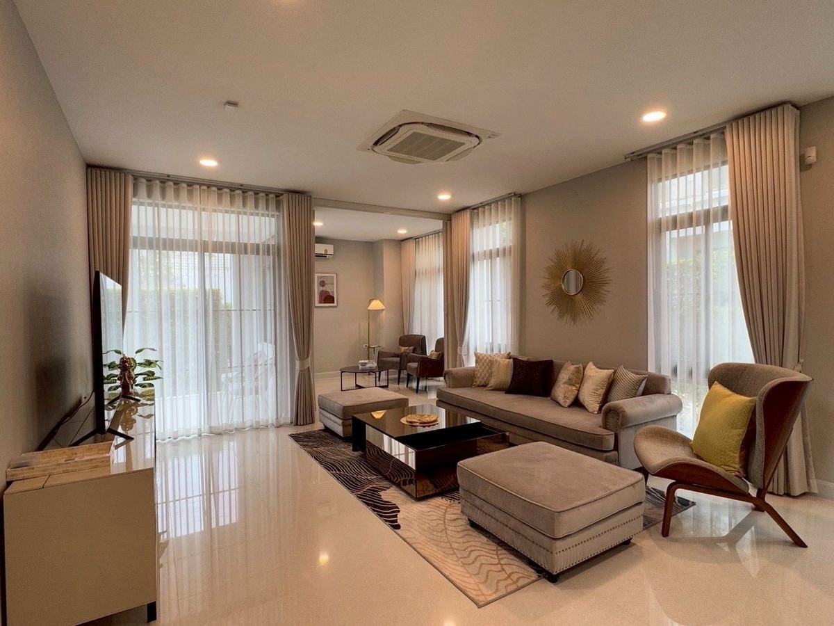 For RentHousePattanakan, Srinakarin : Luxury house for rent, Nantawan Rama 9 - Krungthep Kreetha New Road, 5 bedrooms, 6 bathrooms, near the expressway (Luxury House for Rent – ​​Nantawan Rama 9 (Krungthep Kreetha New Road)