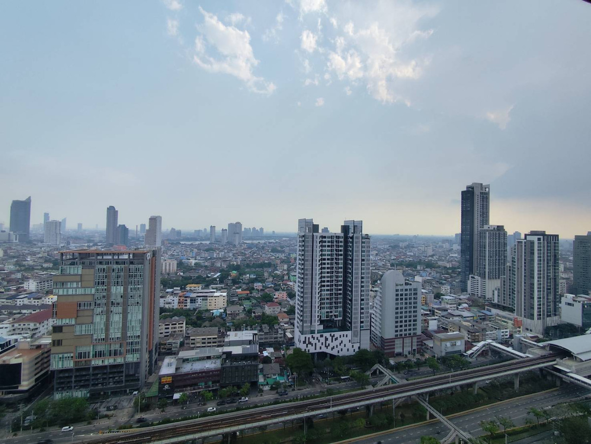 For RentCondoWongwianyai, Charoennakor : ✨ FOR RENT: Stunning Duplex at NYE by Sansiri ✨