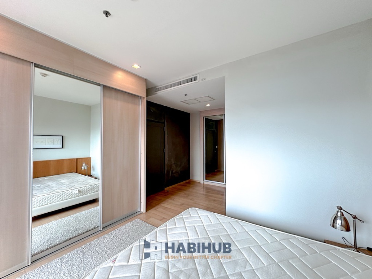 For SaleCondoSukhumvit, Asoke, Thonglor : Urgent sale 🔥 Luxury condo Noble Reveal, potential location near BTS Ekkamai, beautiful room, ready to move in! 1 bedroom, suitable for both living and investment ✨(HBH-HL-80)