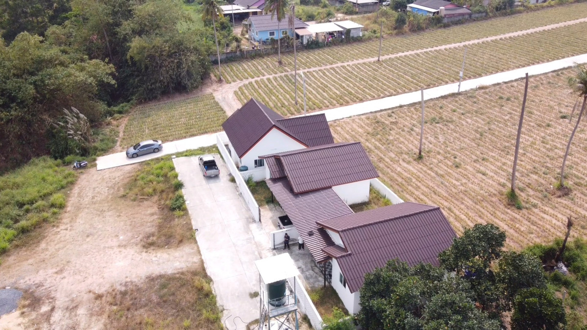 HouseRayong : 🏡 One-story detached house next to a canal, friendly price, close to nature. Line @bzprOperty