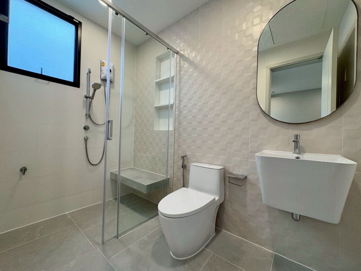 For RentHousePattanakan, Srinakarin : Luxury house for rent, Nantawan Rama 9 - Krungthep Kreetha New Road, 5 bedrooms, 6 bathrooms, near the expressway (Luxury House for Rent – ​​Nantawan Rama 9 (Krungthep Kreetha New Road)