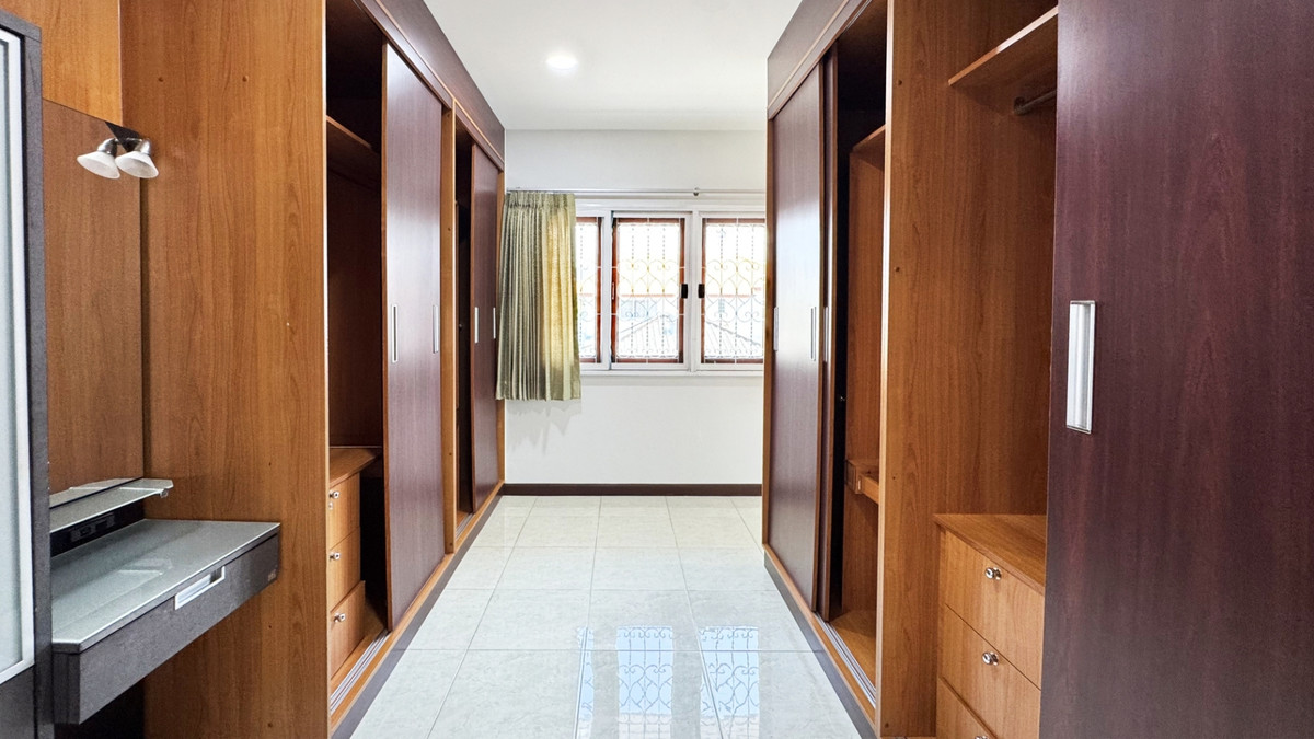 บ้านพัฒนาการ ศรีนครินทร์ : ขาย/ให้เช่า บ้านเดี่ยว 2 ชั้น | 4 ห้องนอน 3 ห้องน้ำ | หมู่บ้านเคหะนคร 3 | ซอยพัฒนาการ 50