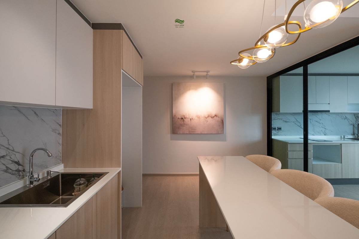 ขายคอนโดพัฒนาการ ศรีนครินทร์ : ห้องใหญ่ 87 ตรม วิวเมือง