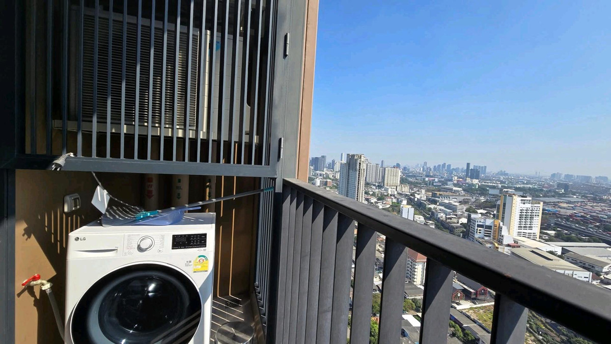For RentCondoSukhumvit, Asoke, Thonglor : Condo for rent, OKA HAUS, 1 bedroom, Bang Krachao with river curve view, high floor.