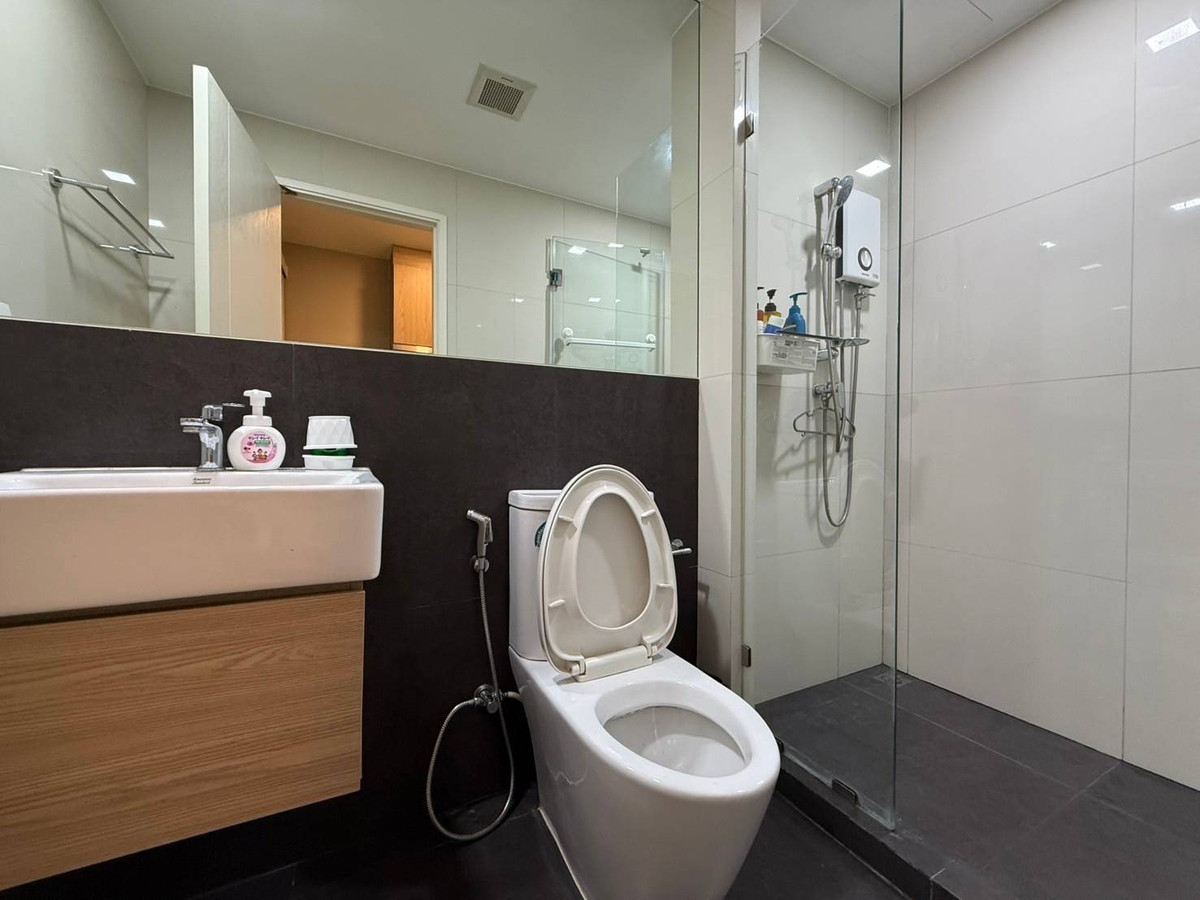 For RentCondoOnnut, Udomsuk : Rent 1 bedroom, 1 bathroom, Chambers On Nut Station.