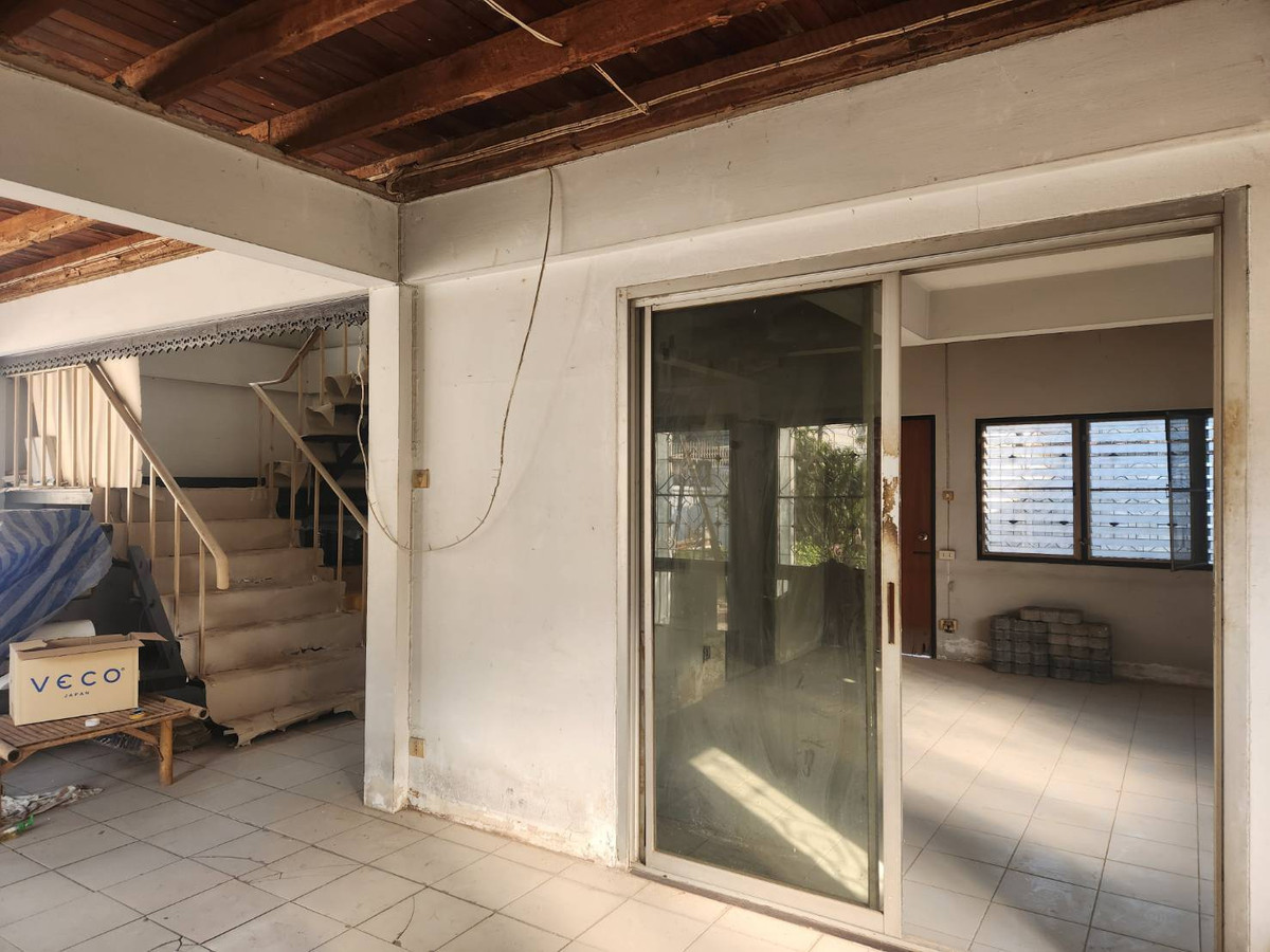 For RentHouseSukhumvit, Asoke, Thonglor : 2-story house for rent, Ekkamai Road 28 (Sukhumvit 63)