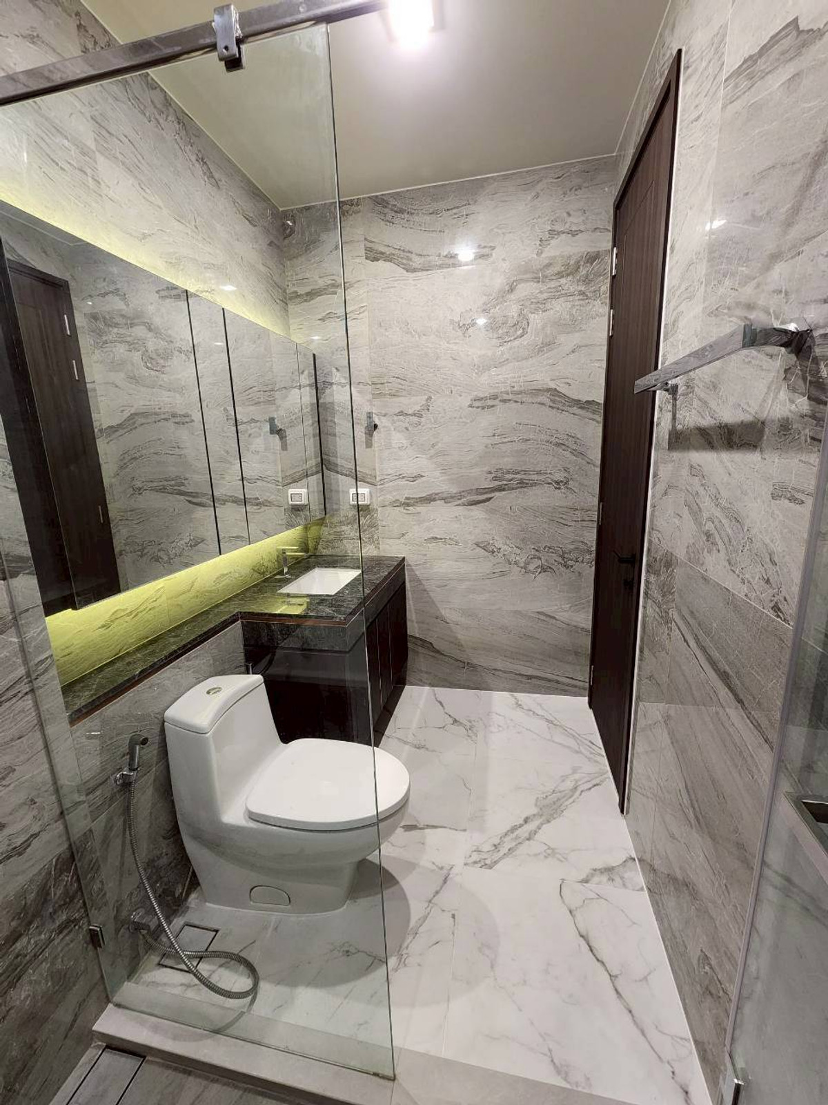 For RentCondoSukhumvit, Asoke, Thonglor : For Rent Condo Laviq Sukhumvit 57 fully furnished (S15-3004)