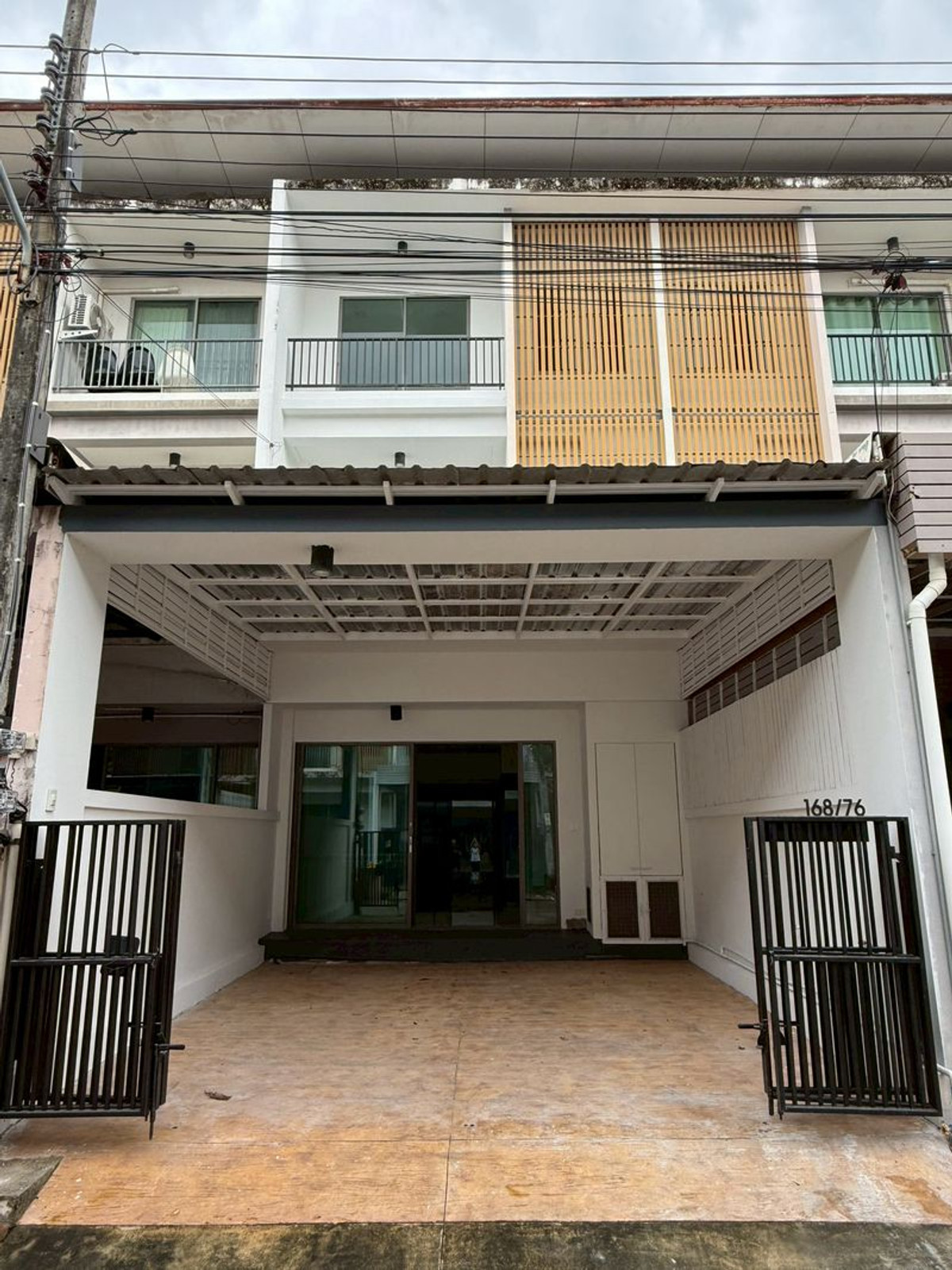 ให้เช่าทาวน์โฮมเกษตร นวมินทร์ ลาดปลาเค้า : 🏡 ทาวน์โฮม 4 ห้องนอน ใกล้เกษตร-นวมินทร์ รีโนเวทใหม่ เข้าเมืองง่าย เช่า 18,000! | อีโคสเปซ เกษตร – นวมินทร์