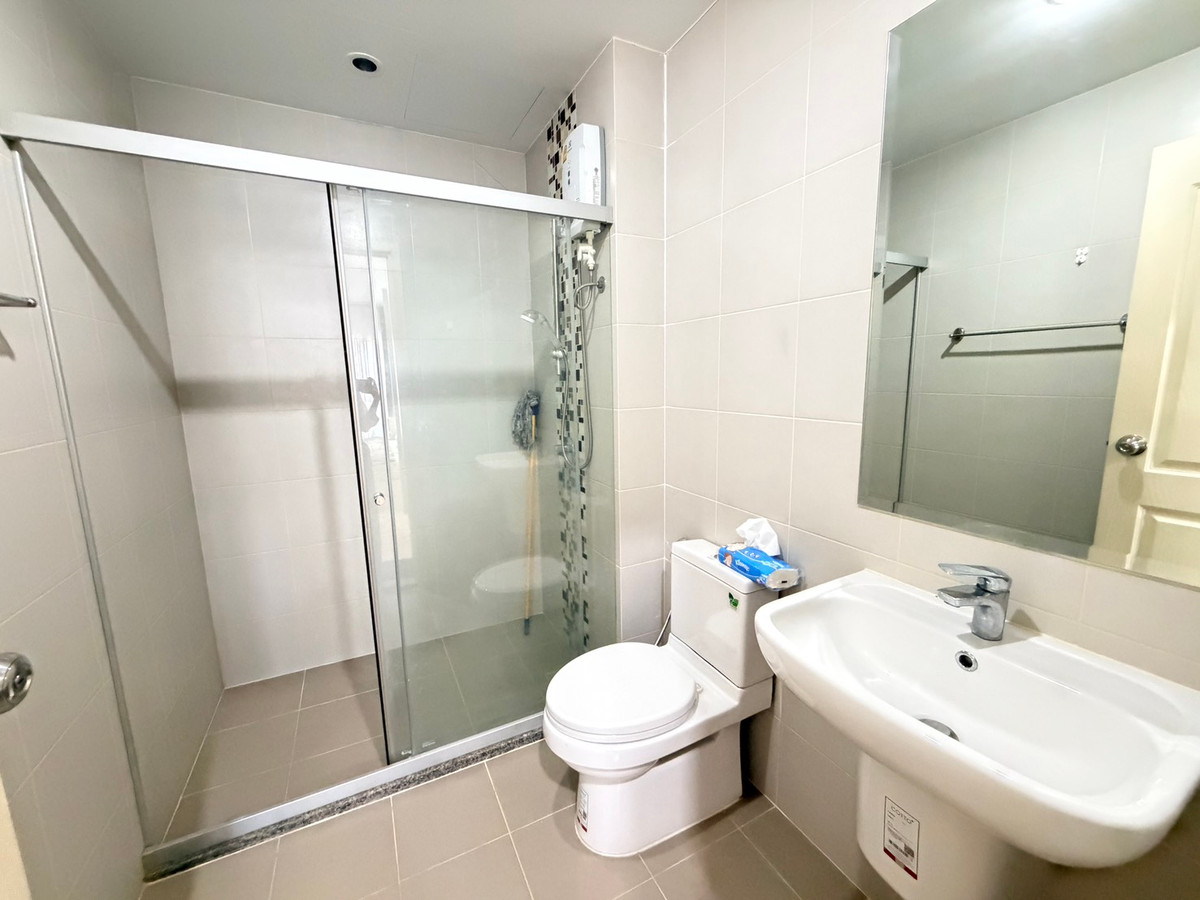 For RentCondoRama9, Petchburi, RCA : Condo for rent near MRT Rama 9 : Supalai Veranda Rama 9 : 1 bedroom | Size 41.5 sq m. | Near KPN Towe only 400 meters.