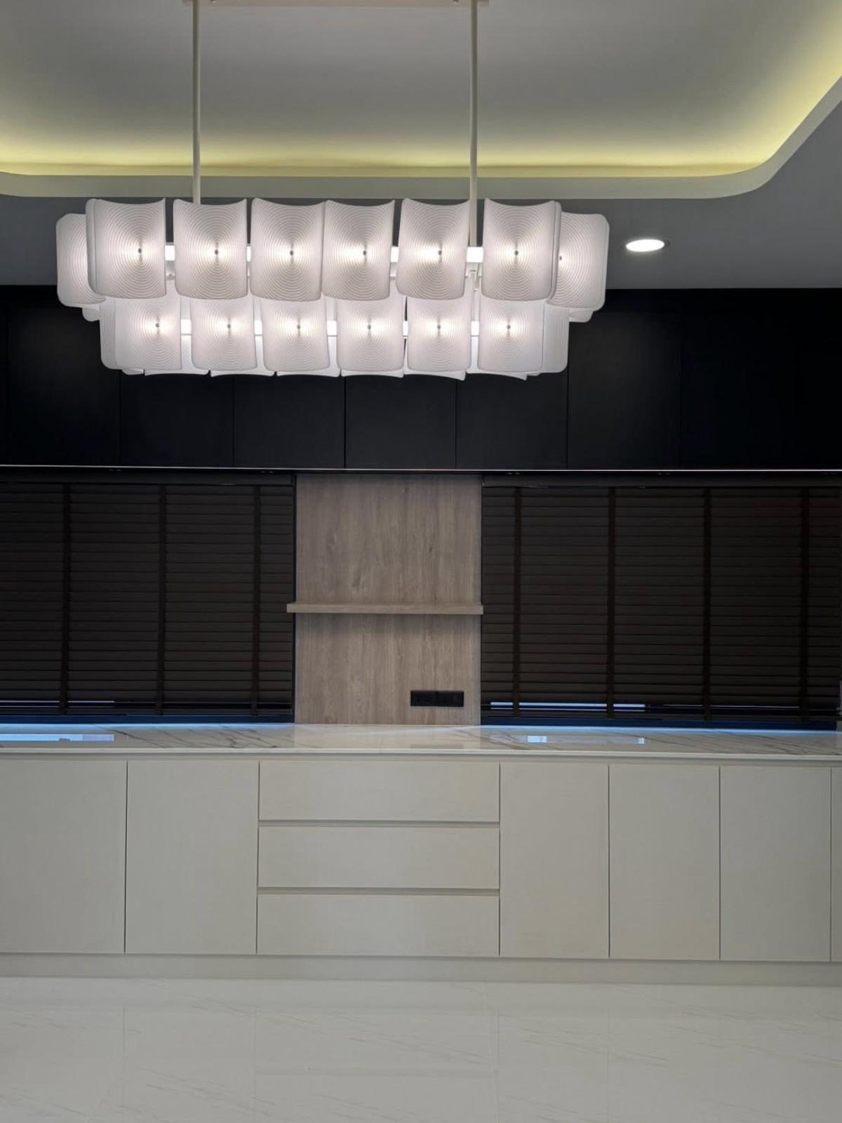 For RentHouseBangna, Bearing, Lasalle : 17/03/2026, Single house The City Bangna 3, 4 bedrooms, 5 bathrooms, spacious area, ready for rent 160,000 baht/month. 
Good location, close to the Bangna community, km. 7, meets every lifestyle. 0642748883