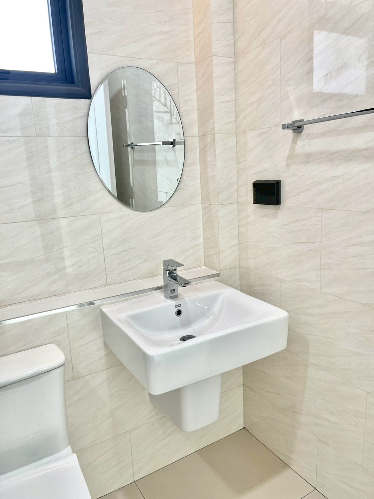 For SaleHousePattaya, Bangsaen, Chonburi : Detached House 57 Sq.w. behind Wat Takian Tia / 4 Bedrooms (FOR SALE) BEWN106