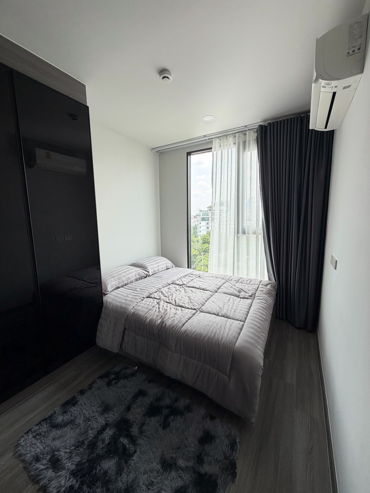 For RentCondoLadprao, Central Ladprao : The origin Lat Phrao 15, very new room, good price too.