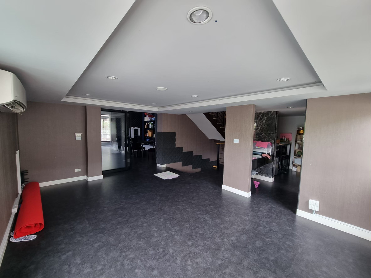 ขายทาวน์โฮมพระราม 3 สาธุประดิษฐ์ : (ราคาต่ำตลาด) 🏠✨  Jade Praise Sathorn - Rama 3 (เจด ไพรสซ์ สาทร พระราม 3 ) | ขายบ้านทำเลดี เดินทางง่าย ทางด่วนใกล้  (HBH-ST-243)